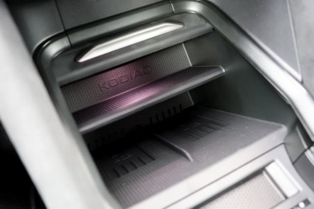 SKODA KODIAQ 1.5 TSI PHEV Sportline Business - 204 pk **Trekhaak / DCC / 20 inch Rila, Autobedrijf Ploemen Meerssen BV, Meerssen