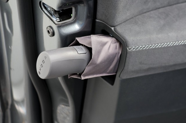 SKODA KODIAQ 1.5 TSI PHEV Sportline Business - 204 pk **Trekhaak / DCC / 20 inch Rila, Autobedrijf Ploemen Meerssen BV, Meerssen