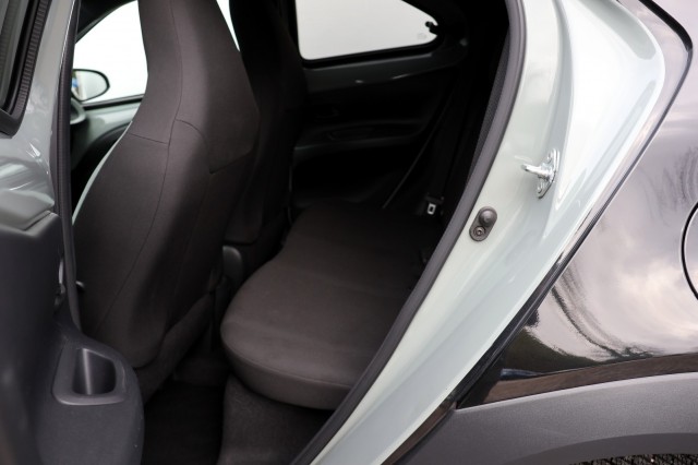 TOYOTA AYGO X 1.0 VVT-i MT Pulse - 72 pk **Bi-tone / Camera / Carplay, Autobedrijf Ploemen Meerssen BV, Meerssen