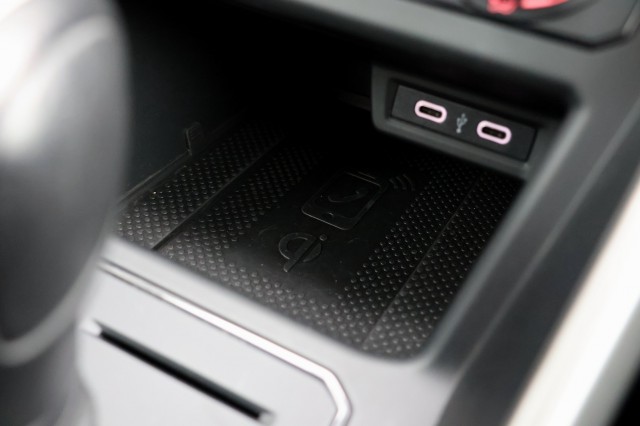 VOLKSWAGEN POLO 1.0 TSI DSG Comfortline - 95 pk **Navi / Carplay / PDC / ACC, Autobedrijf Ploemen Meerssen BV, Meerssen