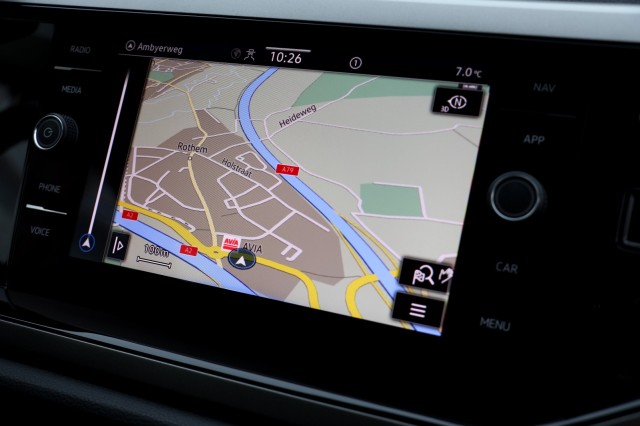 VOLKSWAGEN POLO 1.0 TSI DSG Comfortline - 95 pk **Navi / Carplay / PDC / ACC, Autobedrijf Ploemen Meerssen BV, Meerssen