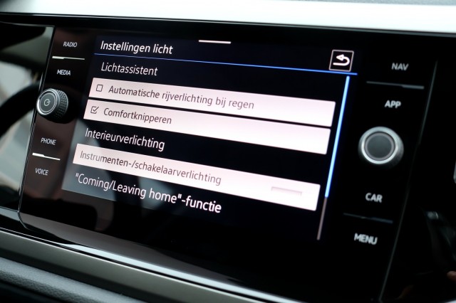 VOLKSWAGEN POLO 1.0 TSI DSG Comfortline - 95 pk **Navi / Carplay / PDC / ACC, Autobedrijf Ploemen Meerssen BV, Meerssen