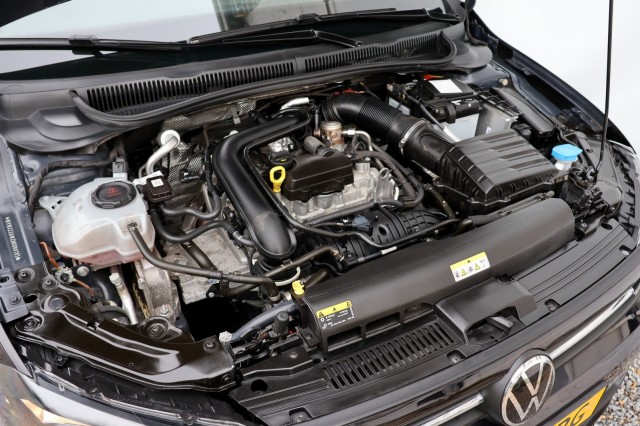 VOLKSWAGEN POLO 1.0 TSI DSG Comfortline - 95 pk **Navi / Carplay / PDC / ACC, Autobedrijf Ploemen Meerssen BV, Meerssen