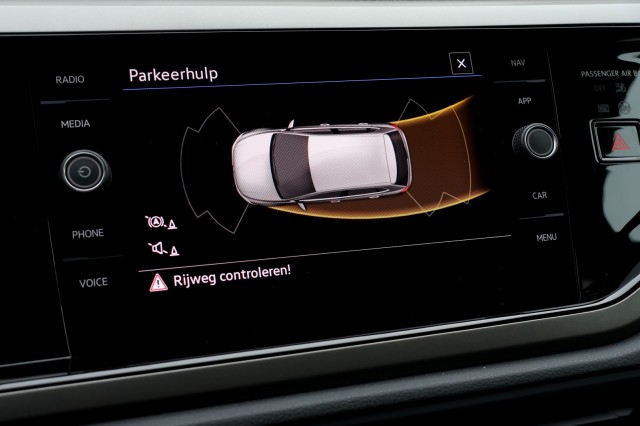 VOLKSWAGEN POLO 1.0 TSI DSG Comfortline - 95 pk **Navi / Carplay / PDC / ACC, Autobedrijf Ploemen Meerssen BV, Meerssen