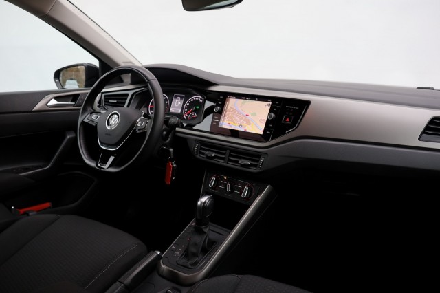 VOLKSWAGEN POLO 1.0 TSI DSG Comfortline - 95 pk **Navi / Carplay / PDC / ACC, Autobedrijf Ploemen Meerssen BV, Meerssen