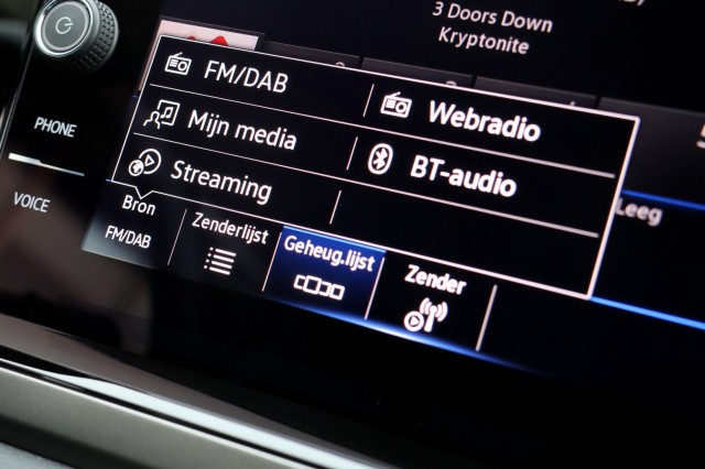 VOLKSWAGEN POLO 1.0 TSI DSG Comfortline - 95 pk **Navi / Carplay / PDC / ACC, Autobedrijf Ploemen Meerssen BV, Meerssen