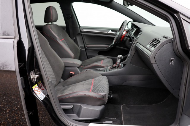 VOLKSWAGEN GOLF 2.0 TSI GTI Performance - 245 pk **Pano / Keyless / Camera, Autobedrijf Ploemen Meerssen BV, Meerssen