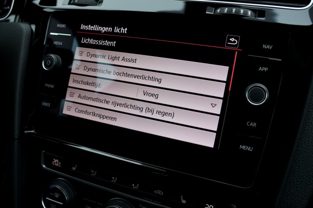 VOLKSWAGEN GOLF 2.0 TSI GTI Performance - 245 pk **Pano / Keyless / Camera, Autobedrijf Ploemen Meerssen BV, Meerssen