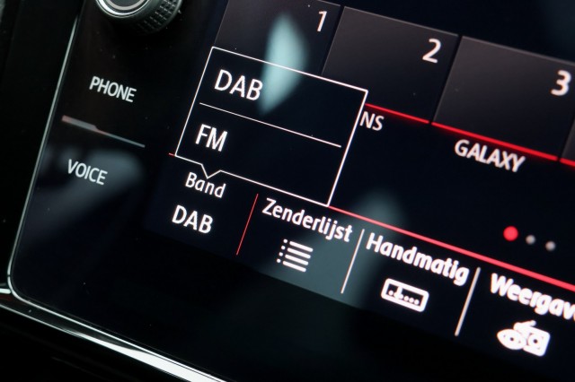 VOLKSWAGEN GOLF 2.0 TSI GTI Performance - 245 pk **Pano / Keyless / Camera, Autobedrijf Ploemen Meerssen BV, Meerssen