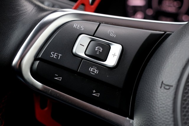 VOLKSWAGEN GOLF 2.0 TSI GTI Performance - 245 pk **Pano / Keyless / Camera, Autobedrijf Ploemen Meerssen BV, Meerssen