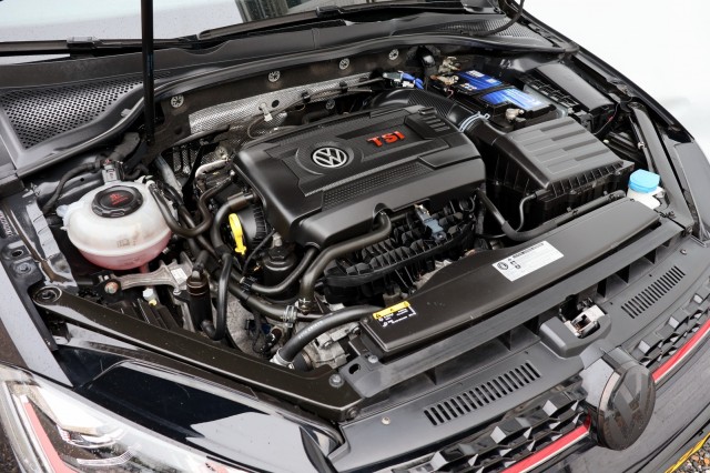 VOLKSWAGEN GOLF 2.0 TSI GTI Performance - 245 pk **Pano / Keyless / Camera, Autobedrijf Ploemen Meerssen BV, Meerssen