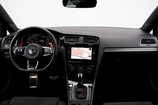 VOLKSWAGEN GOLF 2.0 TSI GTI Performance - 245 pk **Pano / Keyless / Camera, Autobedrijf Ploemen Meerssen BV, Meerssen