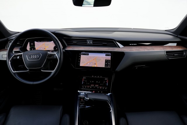 AUDI E-TRON 55 Quattro Advanced Pro Line Plus - 408 pk **113K nieuw / Pano / Head up, Autobedrijf Ploemen Meerssen BV, Meerssen