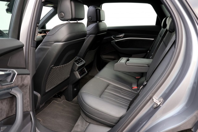 AUDI E-TRON 55 Quattro Advanced Pro Line Plus - 408 pk **113K nieuw / Pano / Head up, Autobedrijf Ploemen Meerssen BV, Meerssen