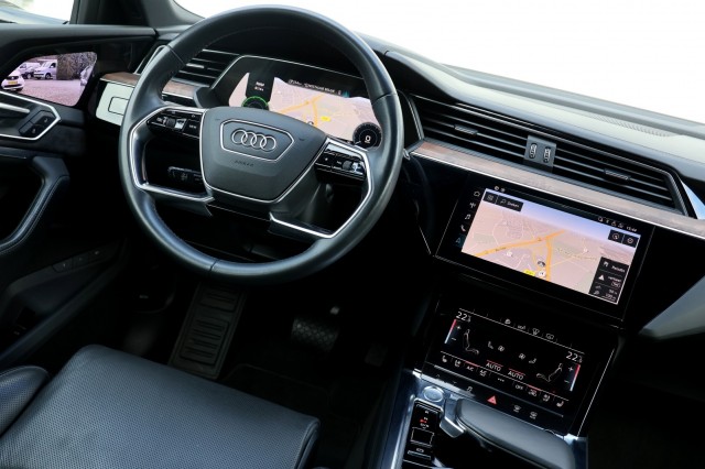 AUDI E-TRON 55 Quattro Advanced Pro Line Plus - 408 pk **113K nieuw / Pano / Head up, Autobedrijf Ploemen Meerssen BV, Meerssen