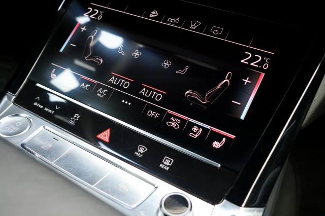 AUDI E-TRON 55 Quattro Advanced Pro Line Plus - 408 pk **113K nieuw / Pano / Head up, Autobedrijf Ploemen Meerssen BV, Meerssen