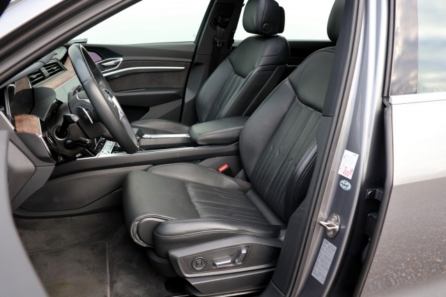 AUDI E-TRON 55 Quattro Advanced Pro Line Plus - 408 pk **113K nieuw / Pano / Head up, Autobedrijf Ploemen Meerssen BV, Meerssen