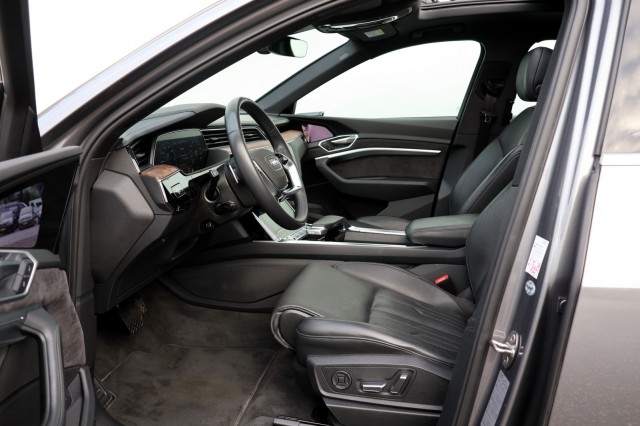 AUDI E-TRON 55 Quattro Advanced Pro Line Plus - 408 pk **113K nieuw / Pano / Head up, Autobedrijf Ploemen Meerssen BV, Meerssen