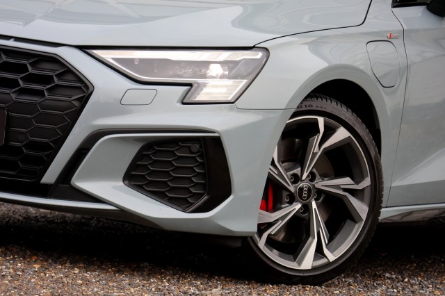 AUDI A3 Sportback 45 TFSIe S-Line - 245 pk **Head up / Camera / Trekhaak, Autobedrijf Ploemen Meerssen BV, Meerssen
