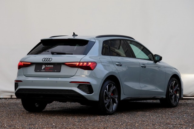 AUDI A3 Sportback 45 TFSIe S-Line - 245 pk **Head up / Camera / Trekhaak, Autobedrijf Ploemen Meerssen BV, Meerssen