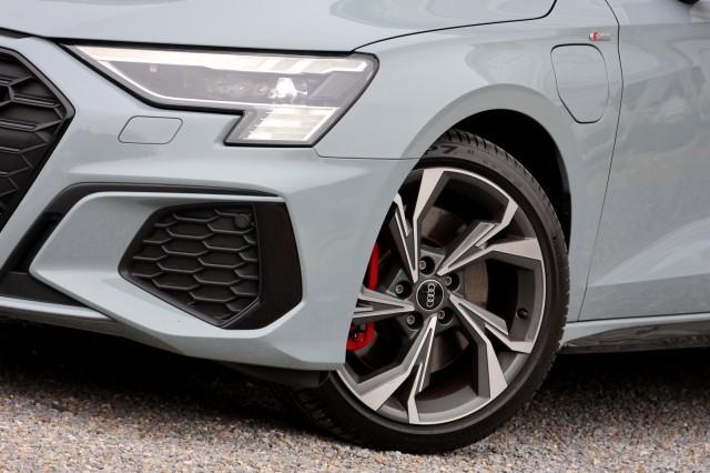 AUDI A3 Sportback 45 TFSIe S-Line - 245 pk **Head up / Camera / Trekhaak, Autobedrijf Ploemen Meerssen BV, Meerssen