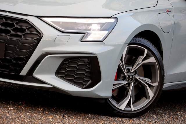 AUDI A3 Sportback 45 TFSIe S-Line - 245 pk **Head up / Camera / Trekhaak, Autobedrijf Ploemen Meerssen BV, Meerssen