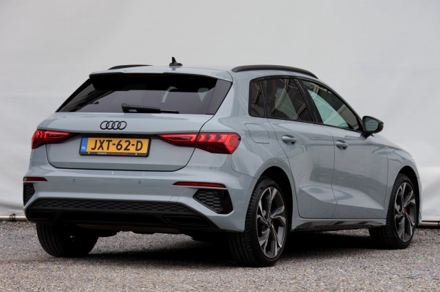AUDI A3 Sportback 45 TFSIe S-Line - 245 pk **Head up / Camera / Trekhaak, Autobedrijf Ploemen Meerssen BV, Meerssen