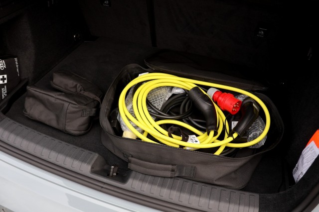 AUDI A3 Sportback 45 TFSIe S-Line - 245 pk **Head up / Camera / Trekhaak, Autobedrijf Ploemen Meerssen BV, Meerssen