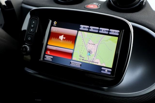 SMART FORTWO Cabrio EQ Business Solution 18 kWh - 82 pk **NAP / Leer / Navi, Autobedrijf Ploemen Meerssen BV, Meerssen