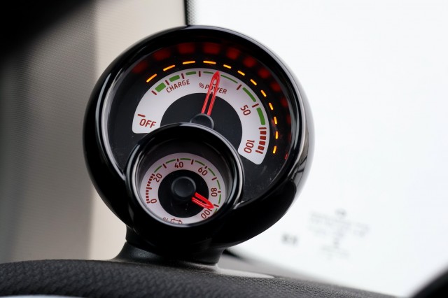 SMART FORTWO Cabrio EQ Business Solution 18 kWh - 82 pk **NAP / Leer / Navi, Autobedrijf Ploemen Meerssen BV, Meerssen