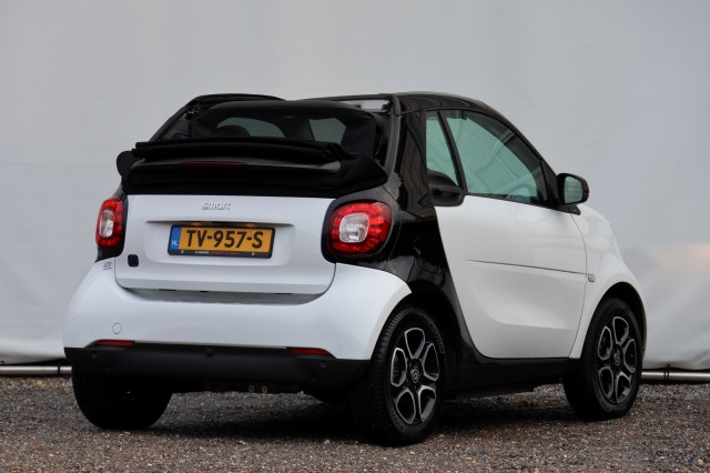 SMART FORTWO Cabrio EQ Business Solution 18 kWh - 82 pk **NAP / Leer / Navi, Autobedrijf Ploemen Meerssen BV, Meerssen