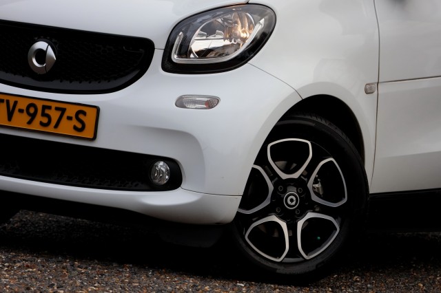 SMART FORTWO Cabrio EQ Business Solution 18 kWh - 82 pk **NAP / Leer / Navi, Autobedrijf Ploemen Meerssen BV, Meerssen
