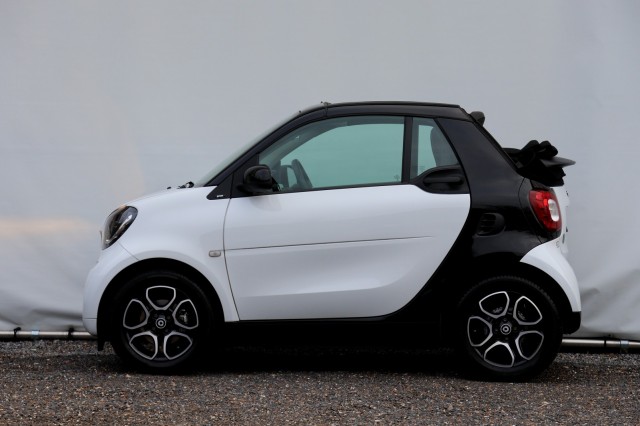 SMART FORTWO Cabrio EQ Business Solution 18 kWh - 82 pk **NAP / Leer / Navi, Autobedrijf Ploemen Meerssen BV, Meerssen