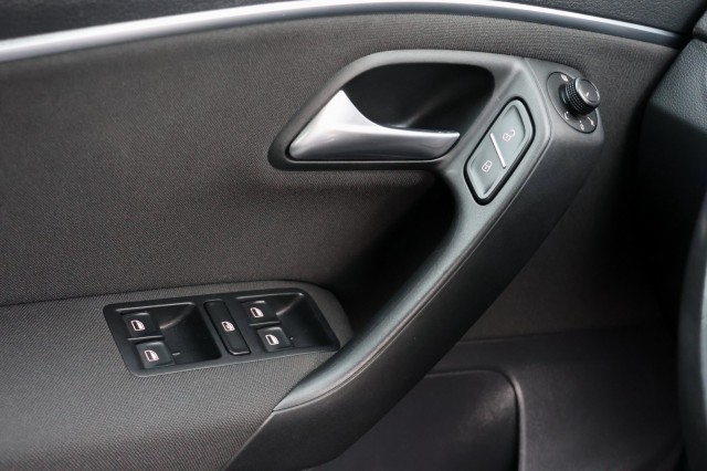 VOLKSWAGEN POLO 1.2 TSI Comfortline - 90 pk **Airco / Bluetooth, Autobedrijf Ploemen Meerssen BV, Meerssen