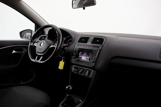 VOLKSWAGEN POLO 1.2 TSI Comfortline - 90 pk **Airco / Bluetooth, Autobedrijf Ploemen Meerssen BV, Meerssen