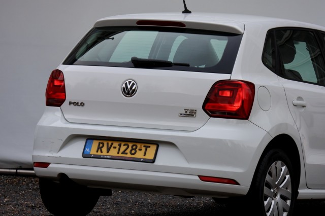 VOLKSWAGEN POLO 1.2 TSI Comfortline - 90 pk **Airco / Bluetooth, Autobedrijf Ploemen Meerssen BV, Meerssen