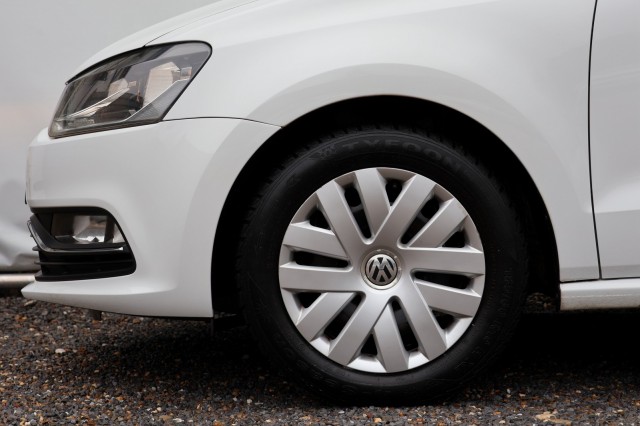 VOLKSWAGEN POLO 1.2 TSI Comfortline - 90 pk **Airco / Bluetooth, Autobedrijf Ploemen Meerssen BV, Meerssen