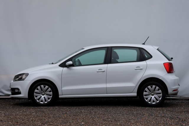 VOLKSWAGEN POLO 1.2 TSI Comfortline - 90 pk **Airco / Bluetooth, Autobedrijf Ploemen Meerssen BV, Meerssen