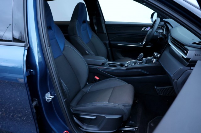 LYNK EN CO 01 1.5 Plug-in Hybrid - 261 pk **Donkere hemel / Pano / 360 camera , Autobedrijf Ploemen Meerssen BV, Meerssen