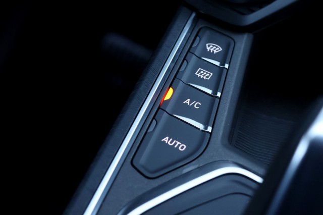 LYNK EN CO 01 1.5 Plug-in Hybrid - 261 pk **Donkere hemel / Pano / 360 camera , Autobedrijf Ploemen Meerssen BV, Meerssen