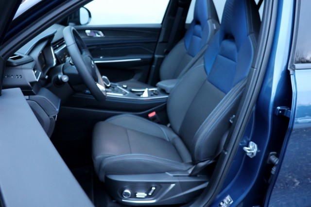 LYNK EN CO 01 1.5 Plug-in Hybrid - 261 pk **Donkere hemel / Pano / 360 camera , Autobedrijf Ploemen Meerssen BV, Meerssen