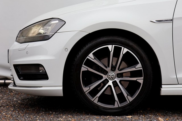 VOLKSWAGEN GOLF 1.4 TSI DSG R-Line - 125 pk **Camera / Xenon / Navi / Keyless, Autobedrijf Ploemen Meerssen BV, Meerssen