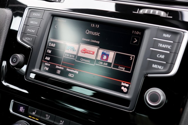 VOLKSWAGEN GOLF 1.4 TSI DSG R-Line - 125 pk **Camera / Xenon / Navi / Keyless, Autobedrijf Ploemen Meerssen BV, Meerssen