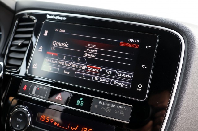 MITSUBISHI OUTLANDER 2.4 PHEV 4WD S-Edition - 240 pk **Pano / Diamond / 360 camera, Autobedrijf Ploemen Meerssen BV, Meerssen