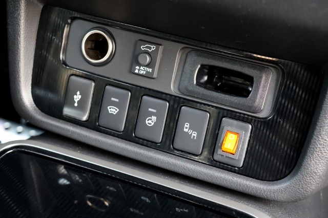 MITSUBISHI OUTLANDER 2.4 PHEV 4WD S-Edition - 240 pk **Pano / Diamond / 360 camera, Autobedrijf Ploemen Meerssen BV, Meerssen