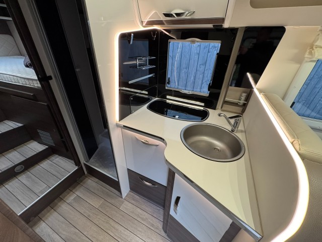 MCLOUIS Carat 473 Automaat - 155 pk **Half integraal / 5 slaap, Autobedrijf Ploemen Meerssen BV, Meerssen