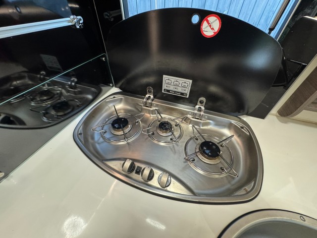 MCLOUIS Carat 473 Automaat - 155 pk **Half integraal / 5 slaap, Autobedrijf Ploemen Meerssen BV, Meerssen