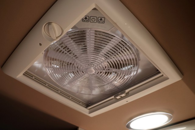 MCLOUIS Carat 473 Automaat - 155 pk **Half integraal / 5 slaap, Autobedrijf Ploemen Meerssen BV, Meerssen