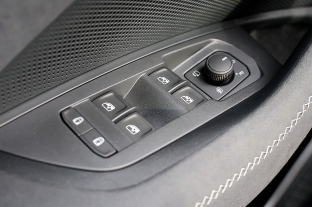 SKODA KODIAQ 1.5 TSI PHEV Sportline Business - 204 pk **Trekhaak / DCC / Steel Grey, Autobedrijf Ploemen Meerssen BV, Meerssen