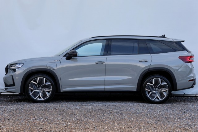 SKODA KODIAQ 1.5 TSI PHEV Sportline Business - 204 pk **Trekhaak / DCC / Steel Grey, Autobedrijf Ploemen Meerssen BV, Meerssen